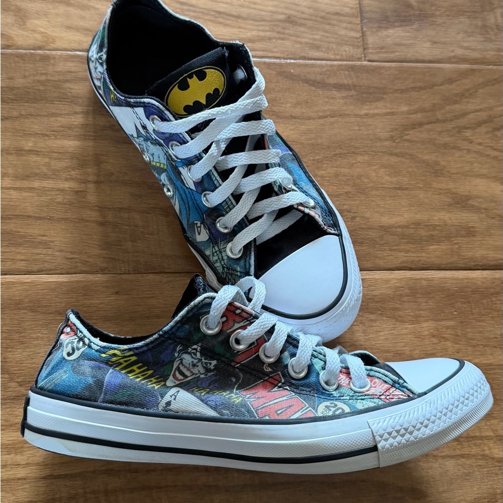 CONVERSE limited edition Batman & Joker Comic Print Low Top Chucks size 7
